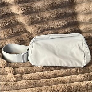 Gray Minimalist Fanny Pack with Adjustable Strap